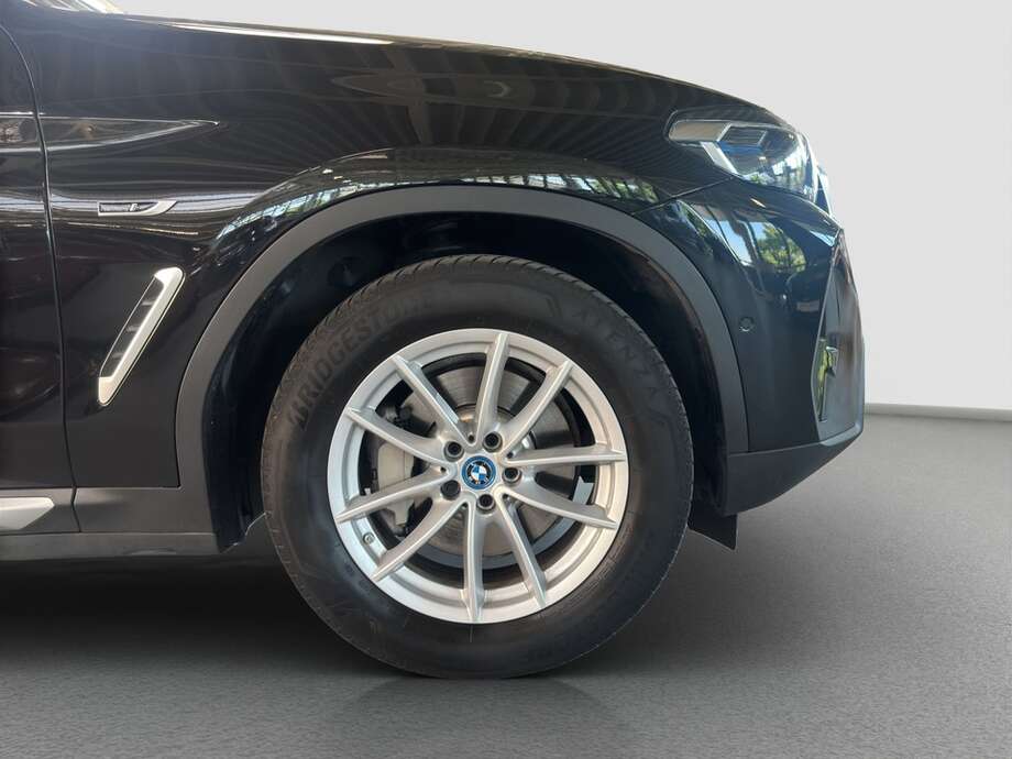 BMW X3 (Bild 9/17)