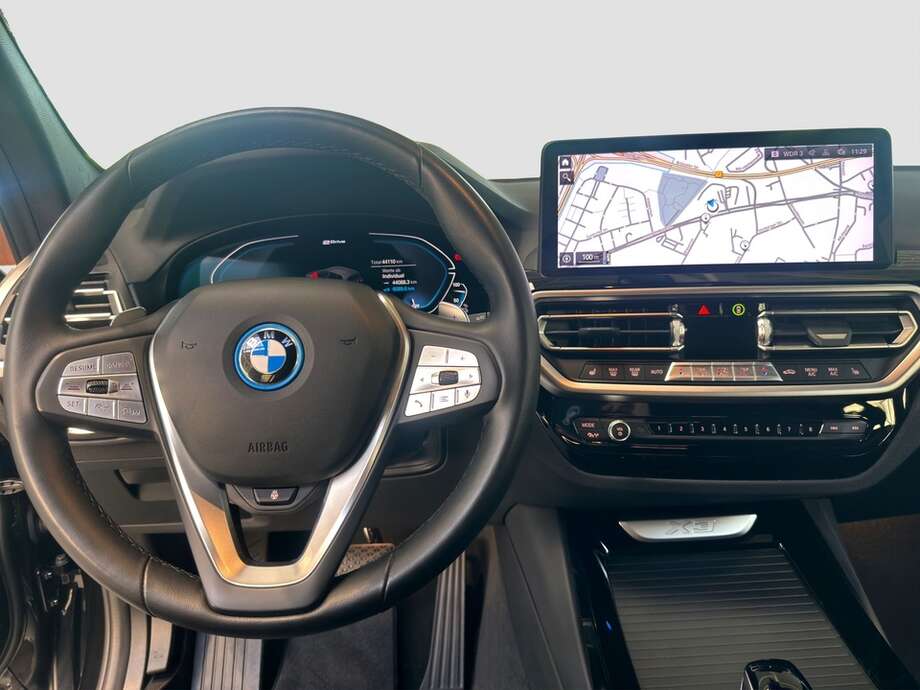 BMW X3 (Bild 12/17)