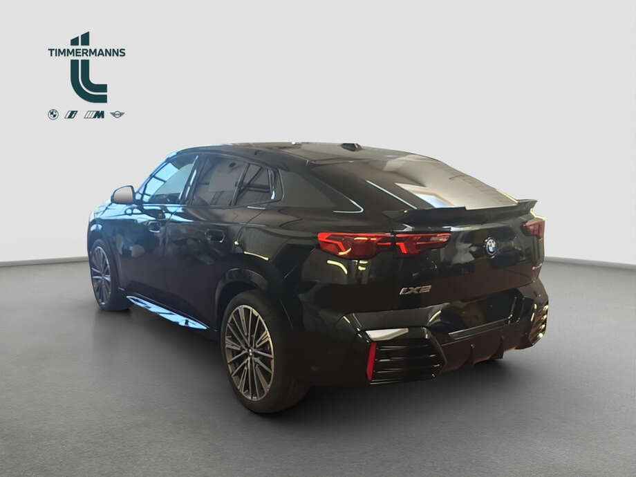 BMW iX2 eDrive20 (Bild 3/18)