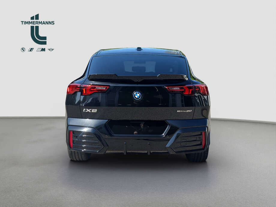 BMW iX2 eDrive20 (Bild 4/18)