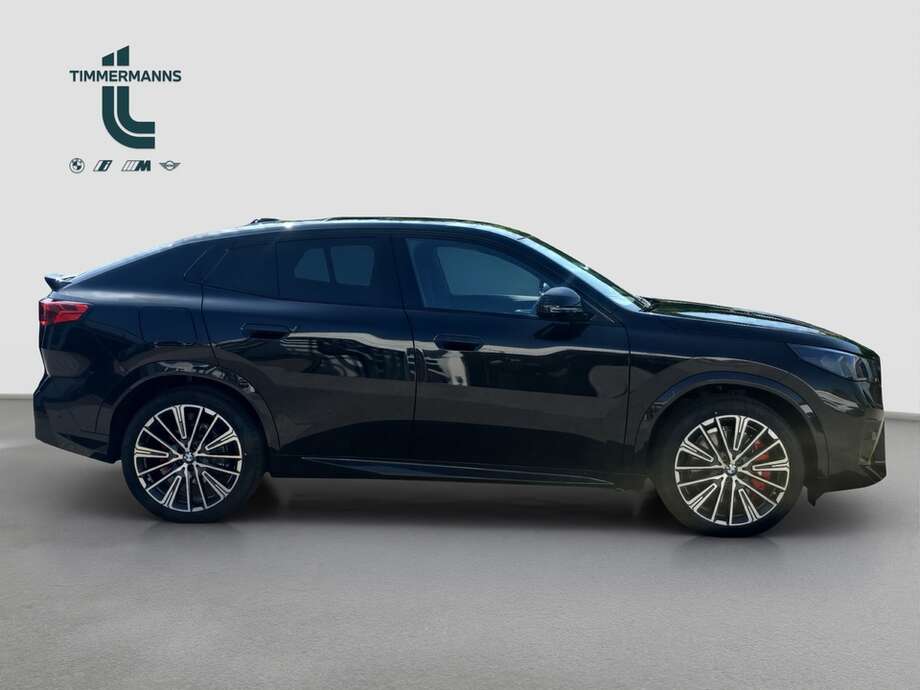 BMW iX2 eDrive20 (Bild 6/18)