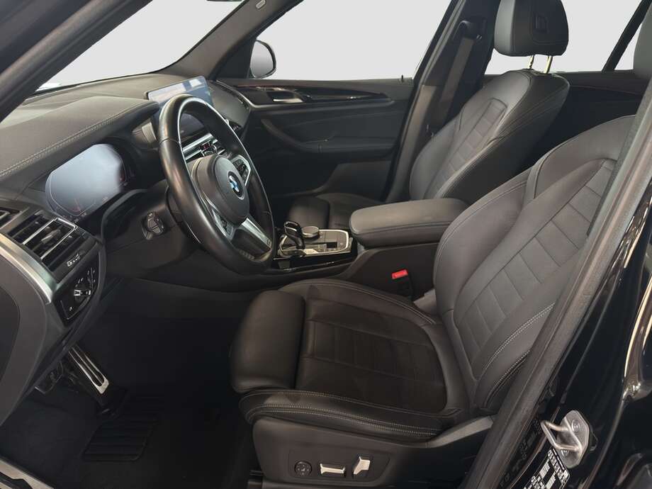 BMW X3 (Bild 10/18)