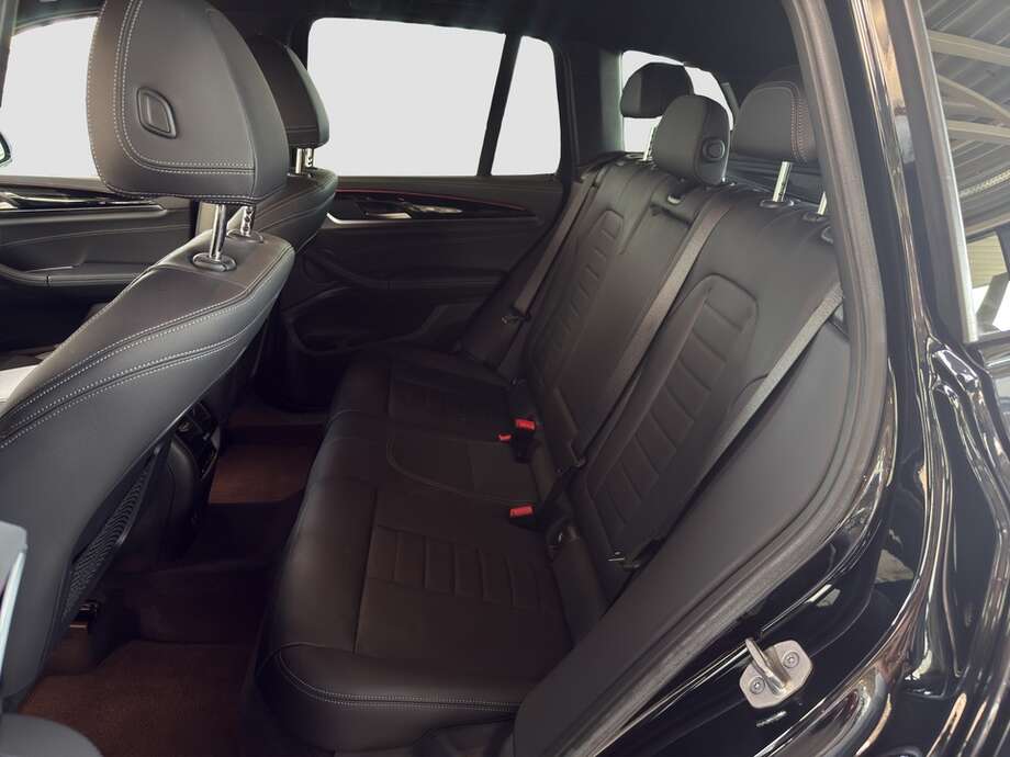 BMW X3 (Bild 13/18)