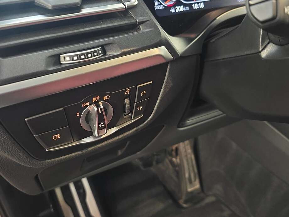 BMW X3 (Bild 16/18)