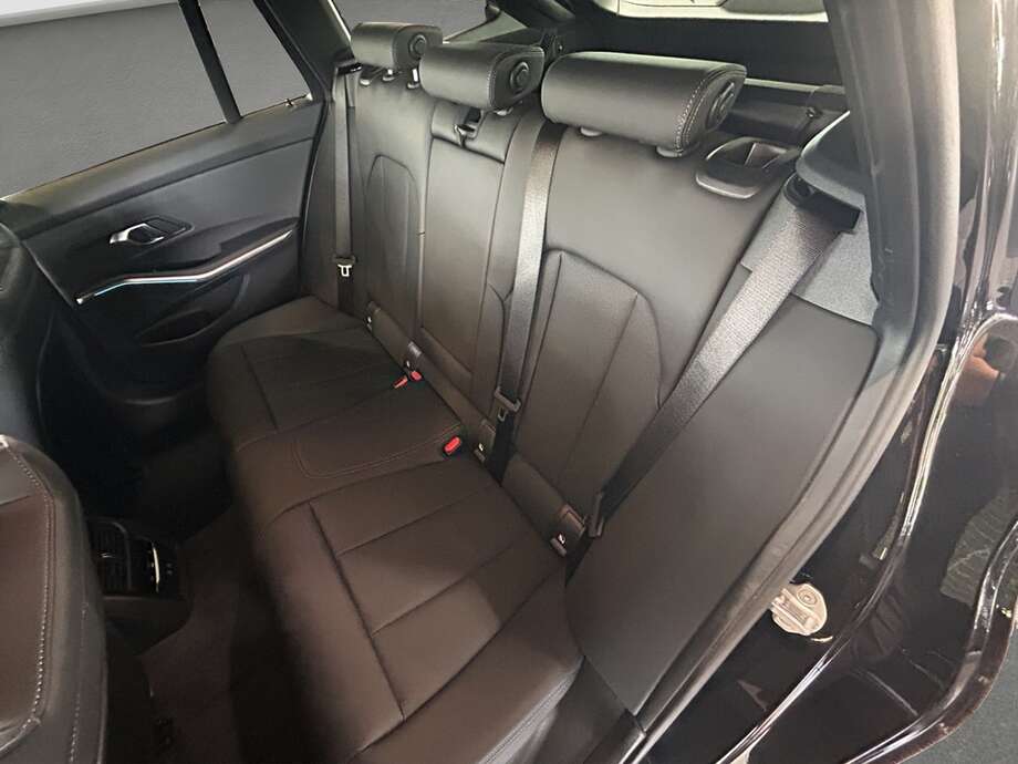 BMW 320d (Bild 14/17)