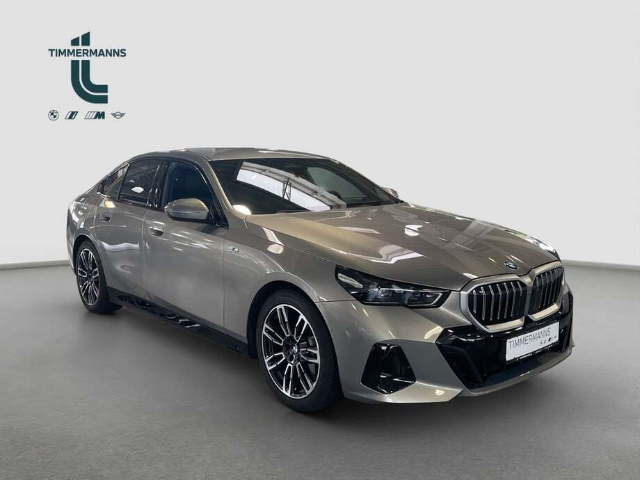 BMW 520i (Bild 7/16)
