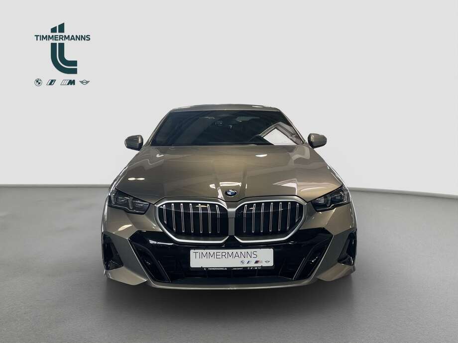 BMW 520i (Bild 8/16)