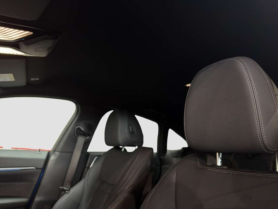 BMW i4 (Bild 11/18)