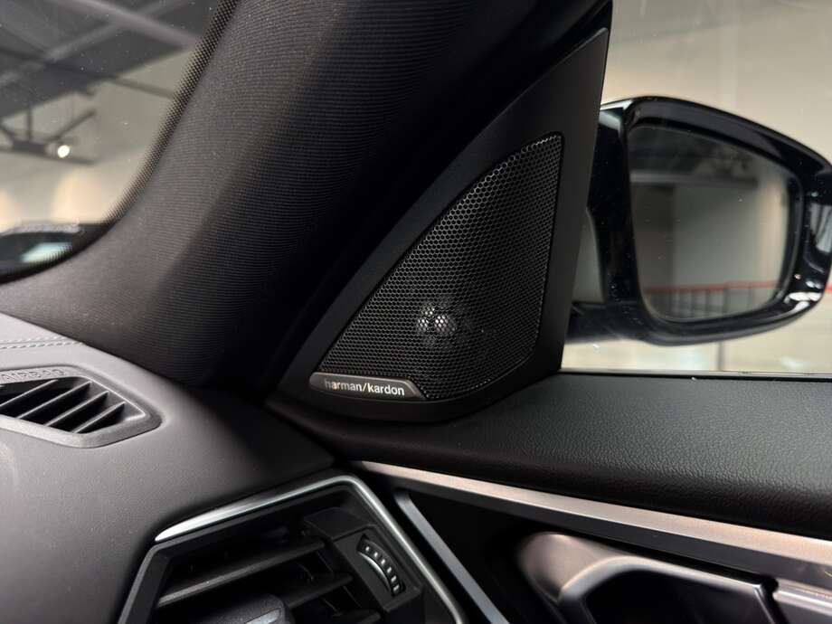 BMW i4 (Bild 16/18)