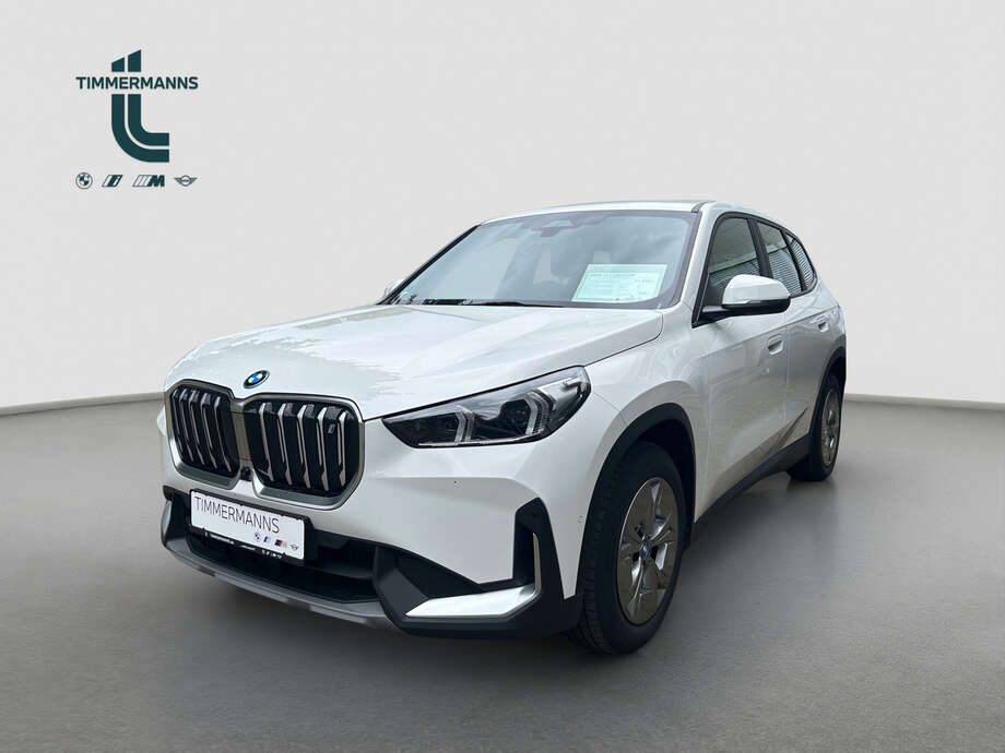 BMW iX1 xDrive30 (Bild 1/3)