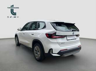 BMW iX1 xDrive30 (Bild 2/3)