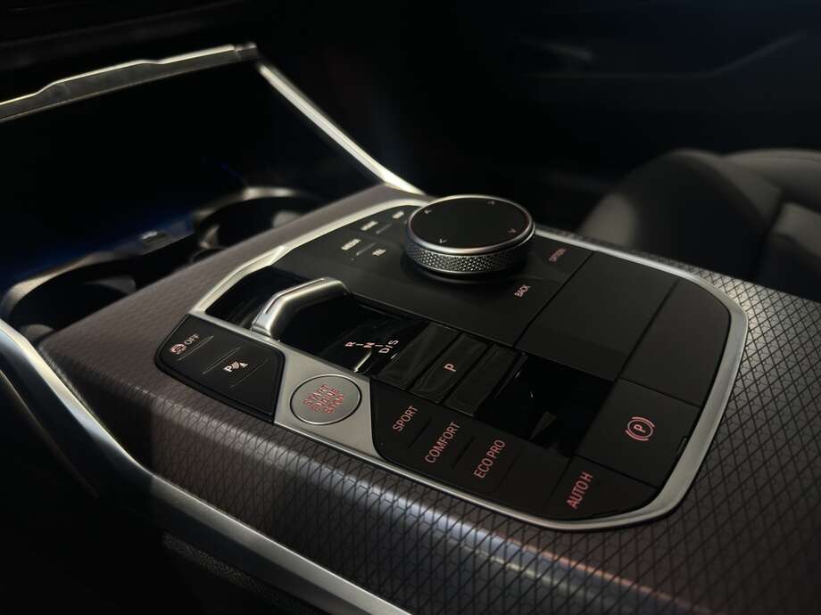 BMW 320d (Bild 14/15)