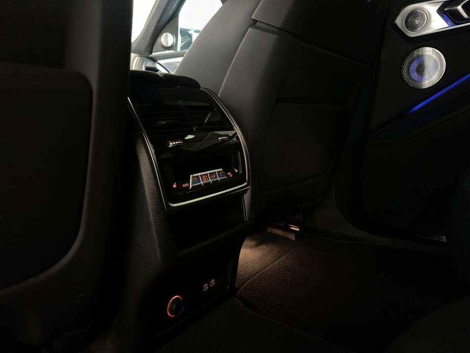 BMW XM 4.4 (Bild 17/24)