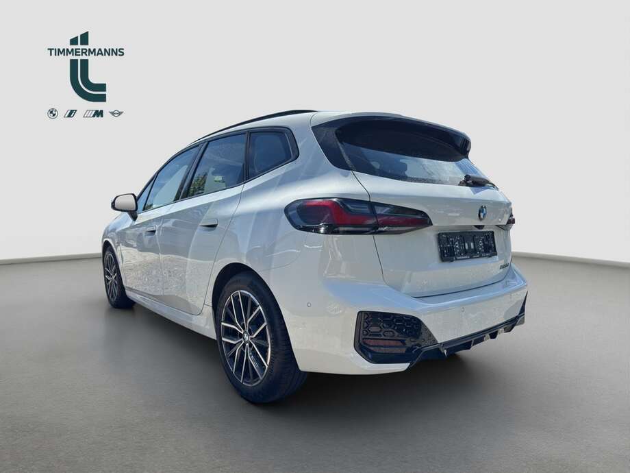 BMW 220 Active Tourer (Bild 2/18)