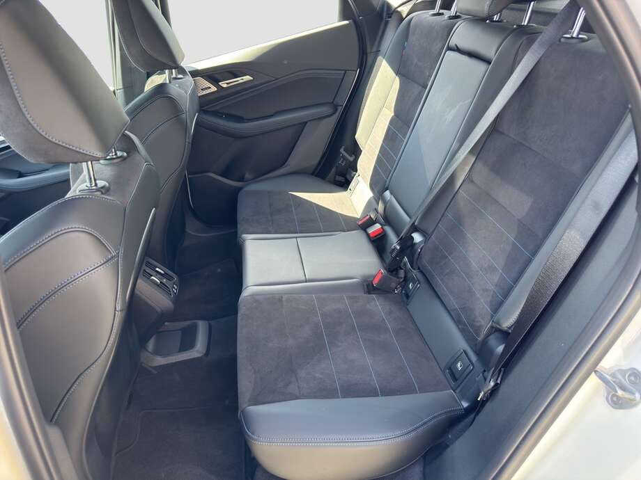 BMW 220 Active Tourer (Bild 10/18)