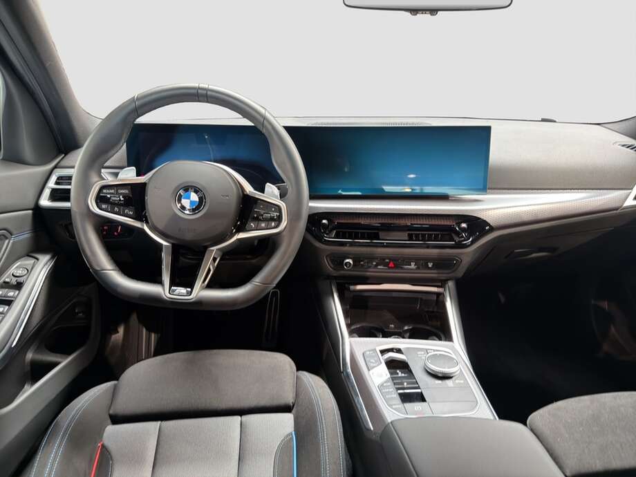 BMW 318i (Bild 13/18)