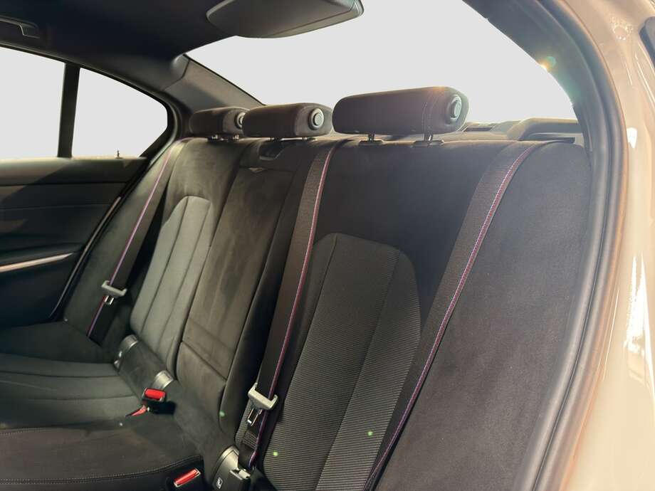 BMW 318i (Bild 14/18)