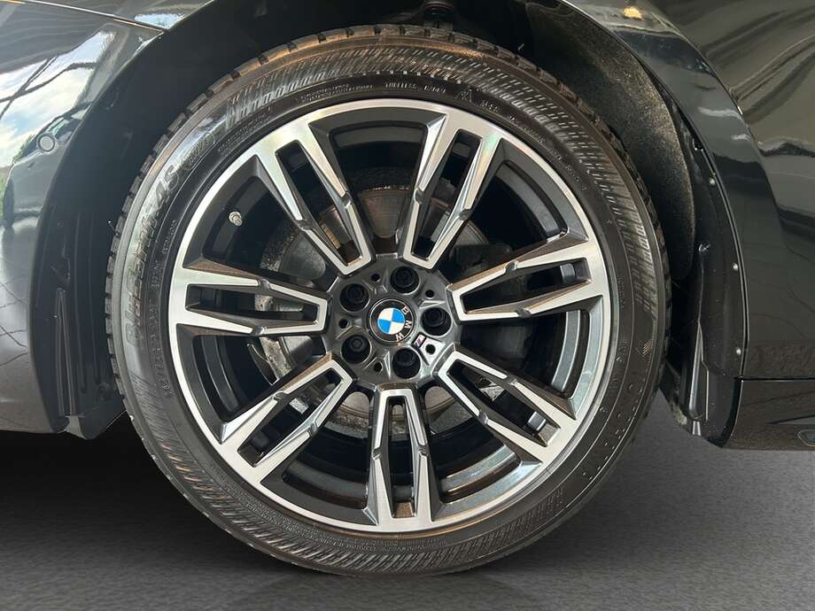 BMW 520d xDrive (Bild 9/17)