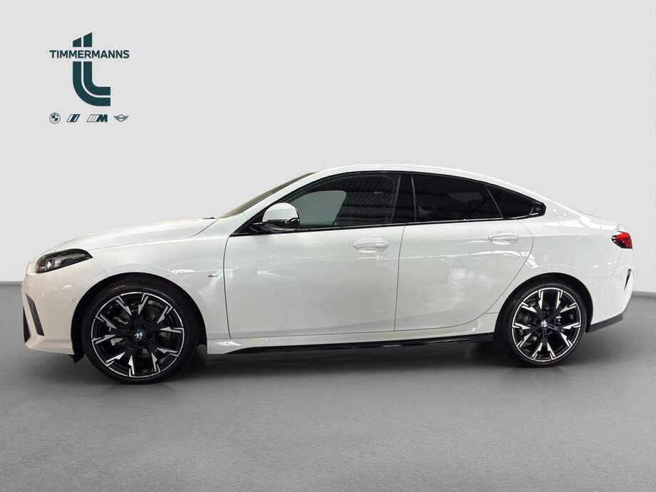 BMW 223 xDrive (Bild 2/16)