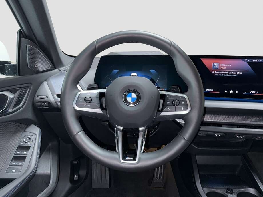 BMW 223 xDrive (Bild 13/16)