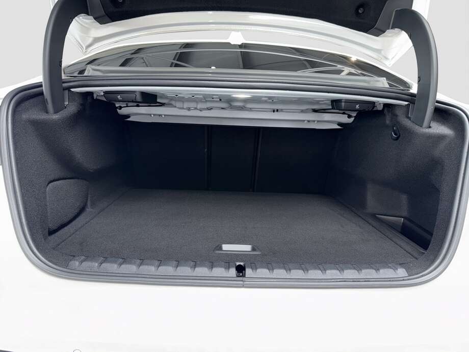 BMW 223 xDrive (Bild 16/16)