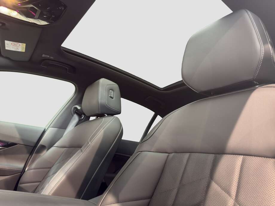 BMW 520d (Bild 12/16)