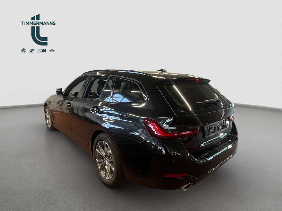 BMW 330e (Bild 4/15)
