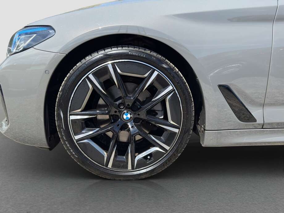 BMW 520d xDrive (Bild 10/24)
