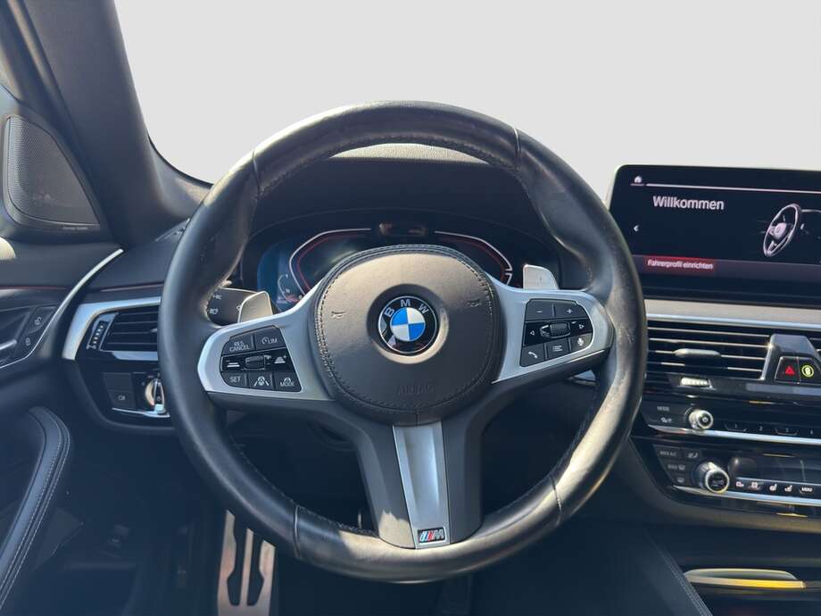 BMW 520d xDrive (Bild 13/24)