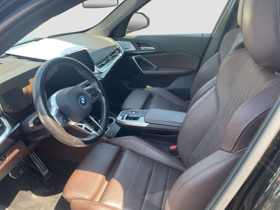 BMW iX1 xDrive30 (Bild 6/6)