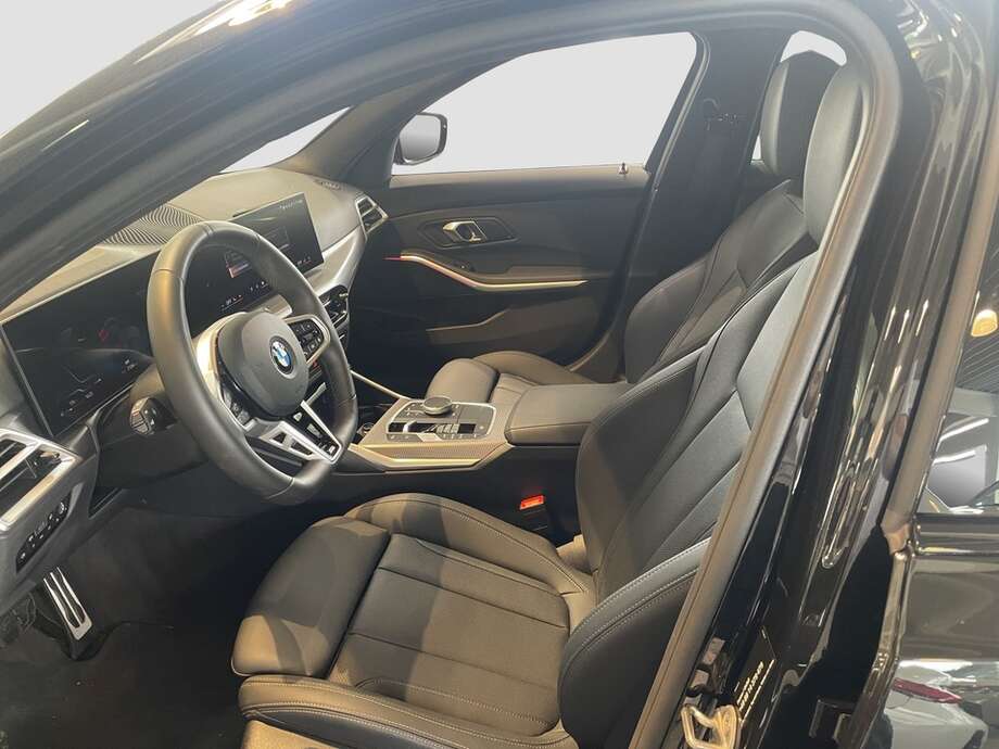 BMW 320d (Bild 10/15)