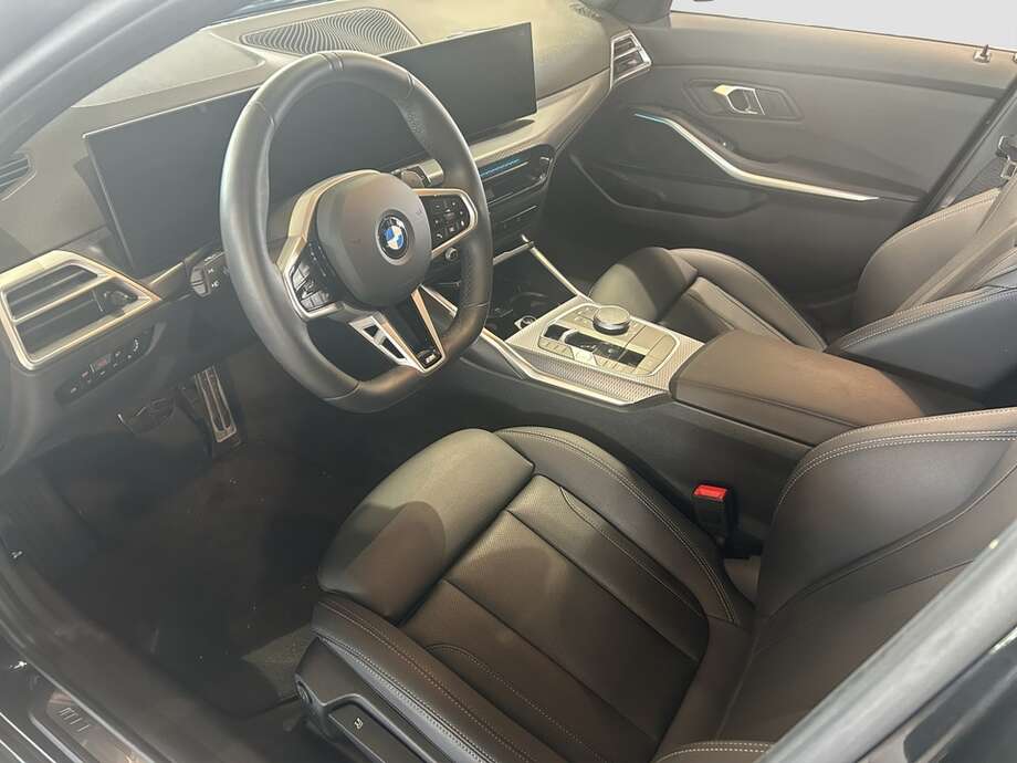 BMW 320d (Bild 10/17)