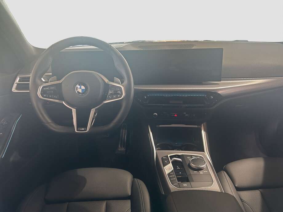 BMW 320d (Bild 13/17)