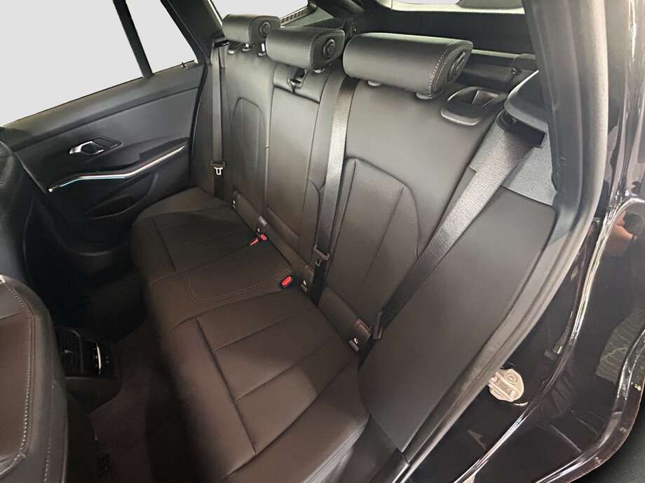 BMW 320d (Bild 14/17)