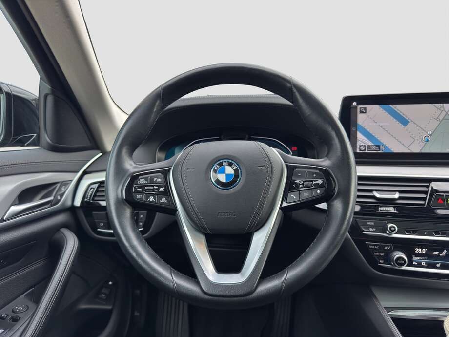 BMW 530e Touring (Bild 12/15)