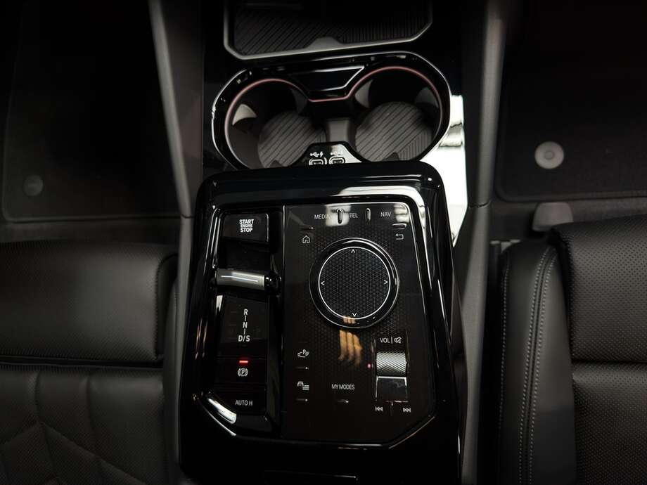 BMW 520d xDrive (Bild 17/18)