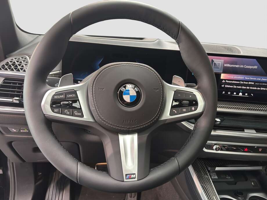 BMW X5 (Bild 12/18)