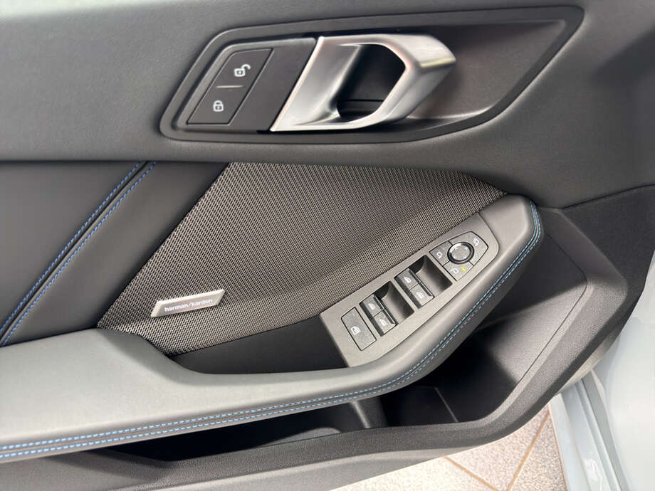 BMW M235i (Bild 16/17)