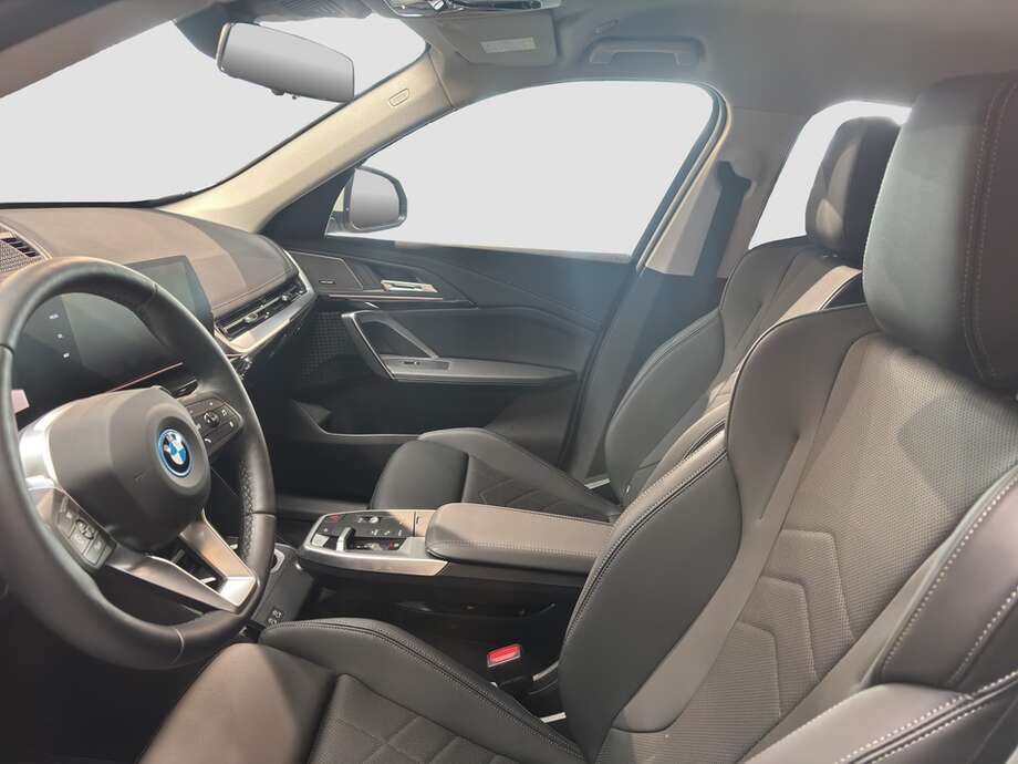 BMW BMW iX1 xDrive30 (Bild 10/18)