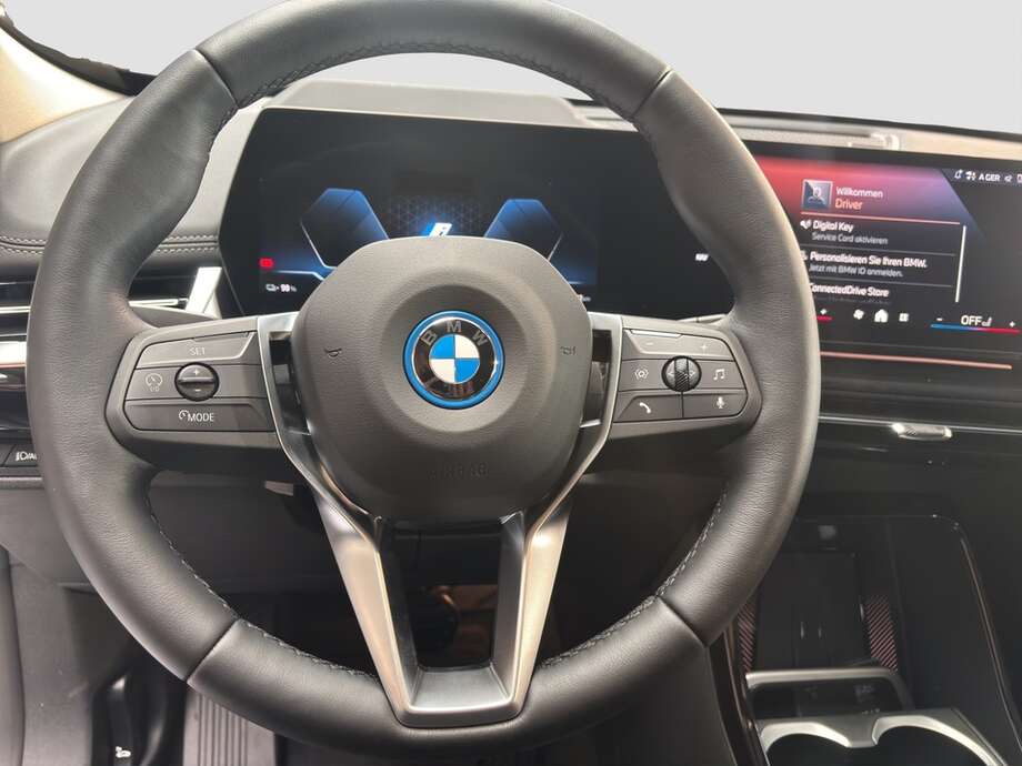 BMW BMW iX1 xDrive30 (Bild 12/18)