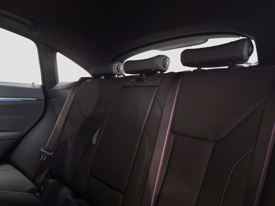 BMW i4 (Bild 14/18)