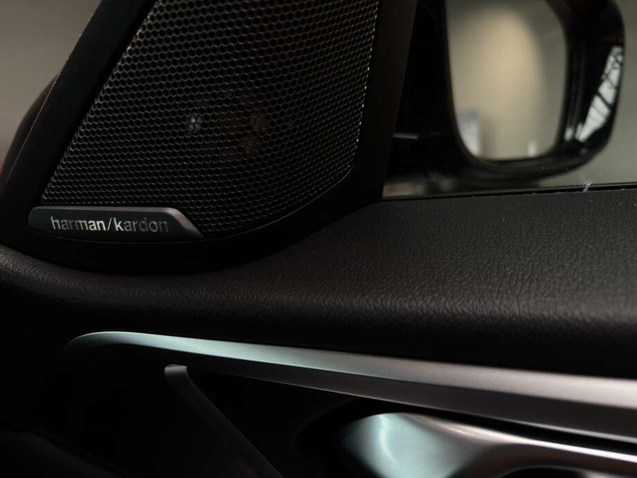 BMW i4 (Bild 16/18)