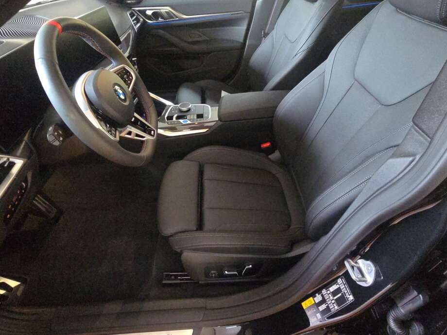 BMW i4 (Bild 18/20)