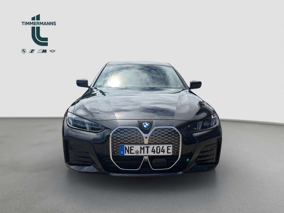 BMW i4 (Bild 8/19)