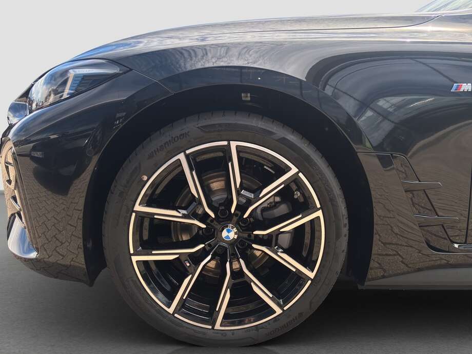 BMW i4 (Bild 9/19)