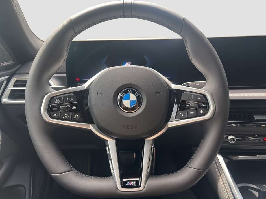 BMW i4 (Bild 12/19)