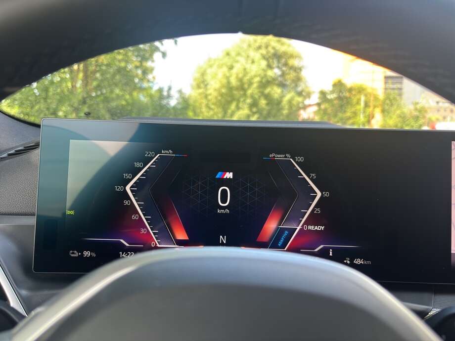 BMW i4 (Bild 19/19)