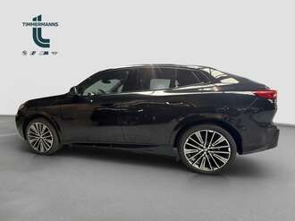 BMW iX2 eDrive20 (Bild 2/18)