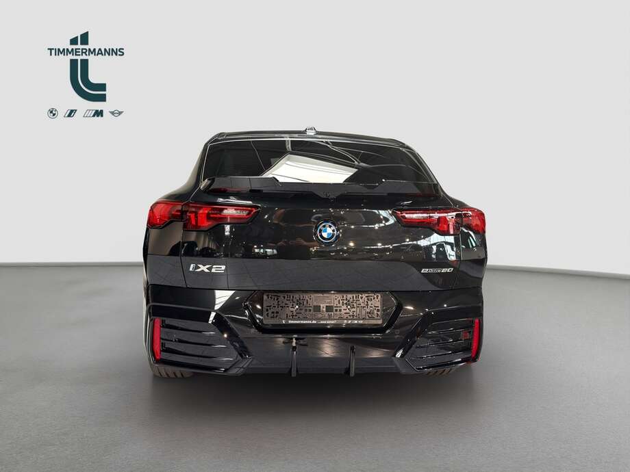 BMW iX2 eDrive20 (Bild 4/18)