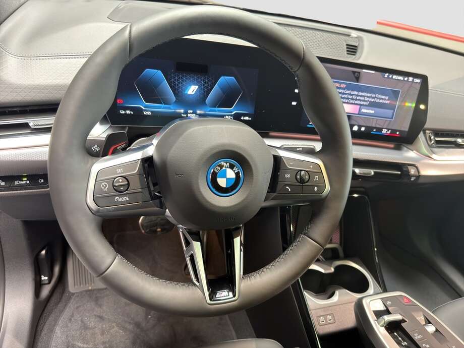 BMW iX2 eDrive20 (Bild 11/18)